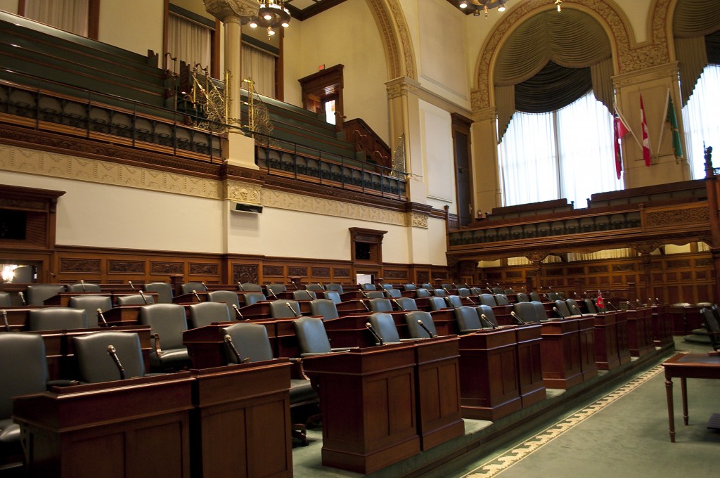 Chaque siège a le même age que le député auquel il appartient !