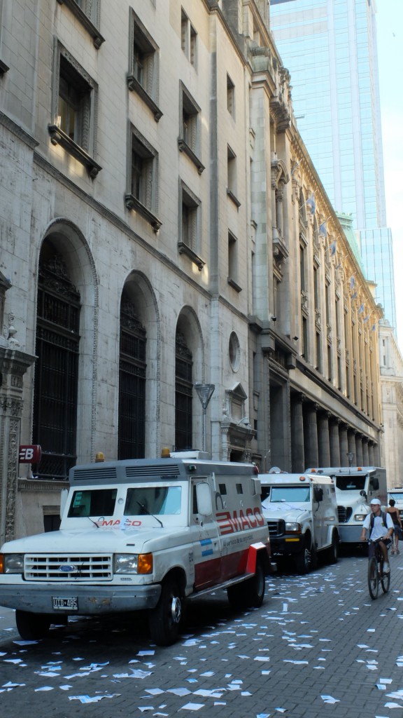 Quartier des banques et blindés
