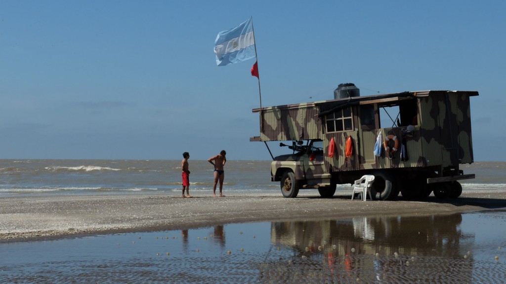 Joue pas trop à l’imbécile dans l'eau, tu pourrais amèrement le regretter... Le repaire des sauveteurs en mer !
